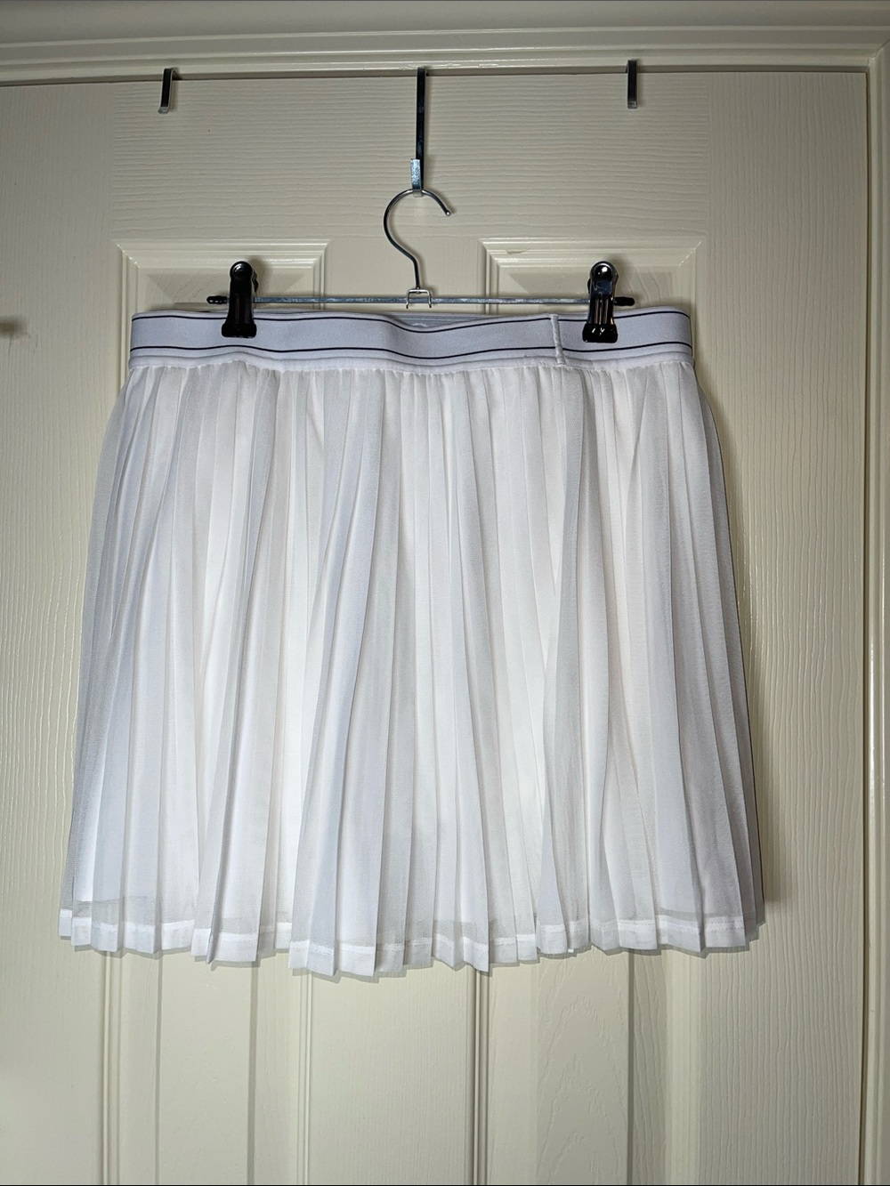 CALIA by Carrie Underwood White Pleated Tennis Skirt with Branded Waistband - Picture 4 of 10